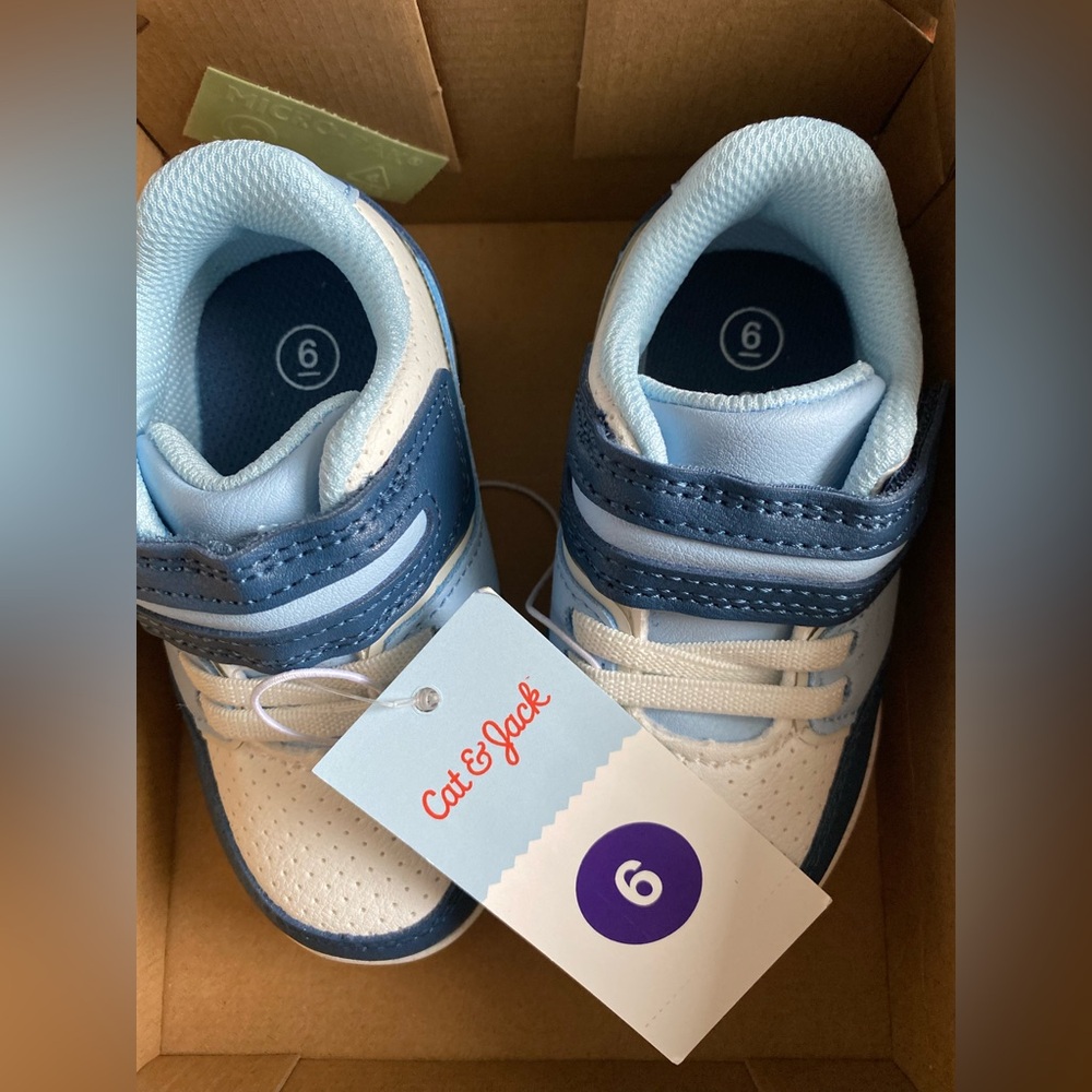 Cat & Jack Kids' 6 Toddler Navy and White Sneakers